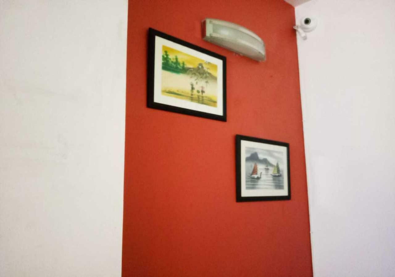 J P Residency Hotel Грейтър Нойда Екстериор снимка